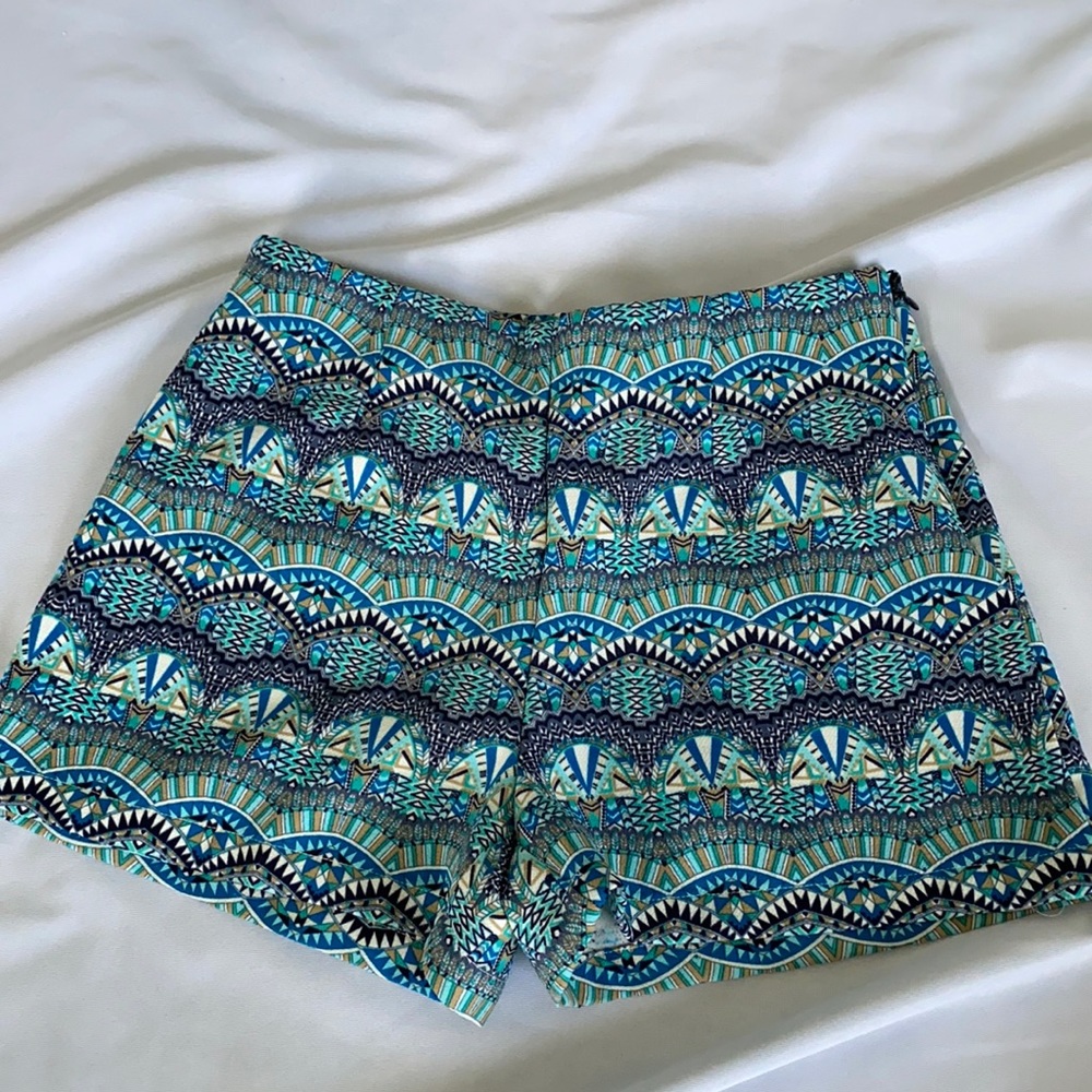 Forever 21 Art Deco shorts size small
